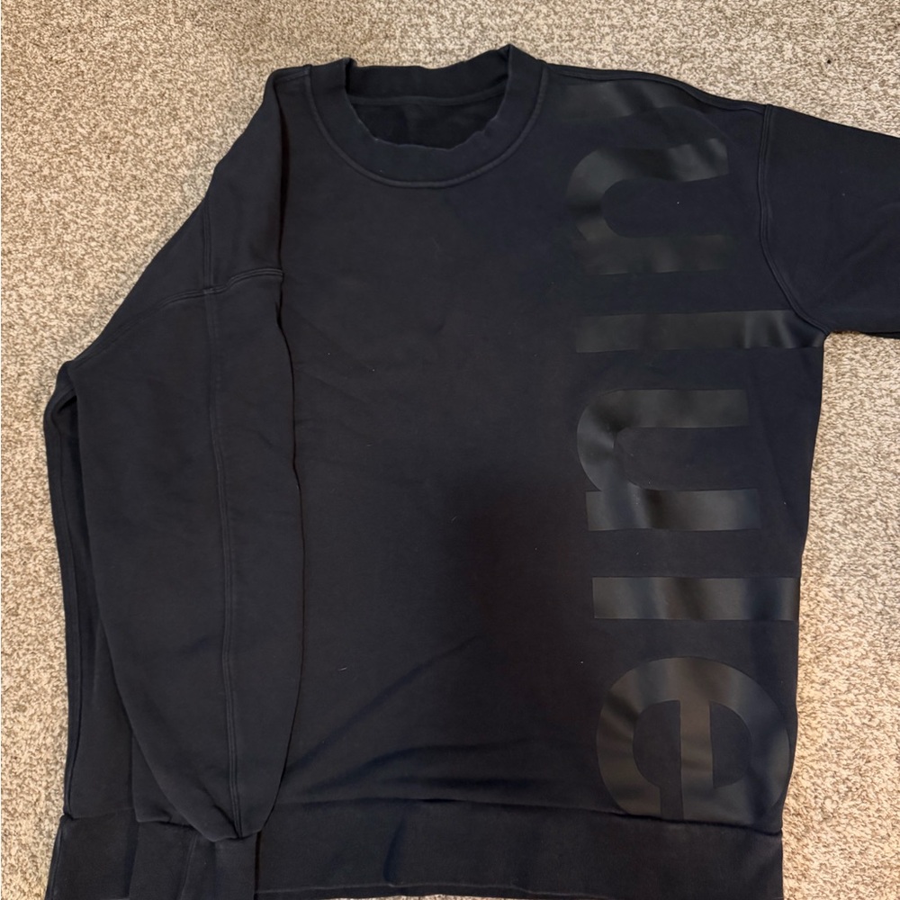 Women’s lululemon crewneck